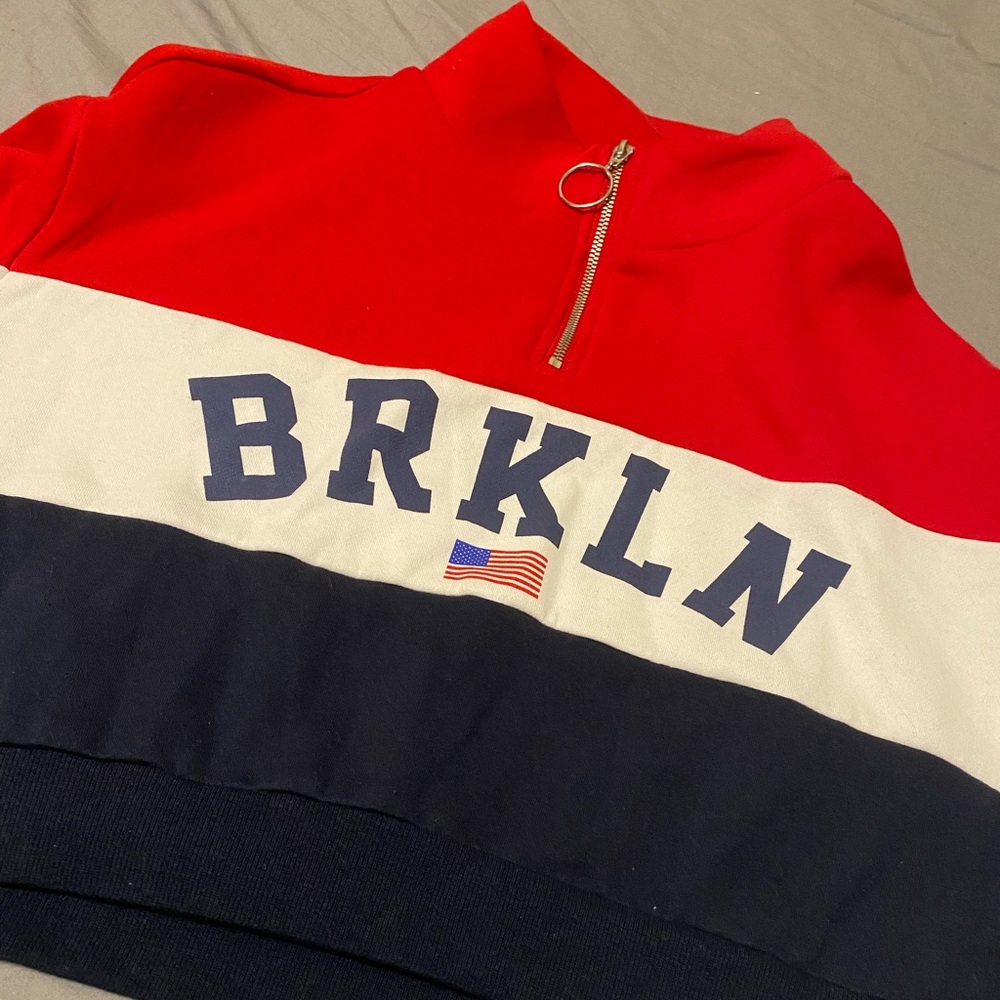 Cropped sweater - Picture 2 of 8